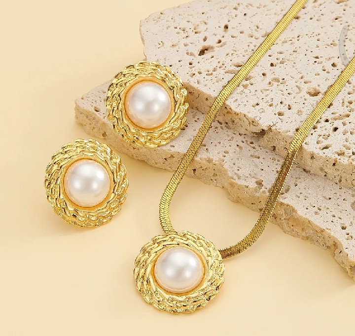 Luxury Stainless Steel Gold-Plated Pearl Jewelry Set - Non-Tarnish Necklace & Earrings Combo