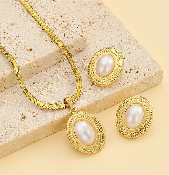 Luxury Stainless Steel Gold-Plated Pearl Jewelry Set - Non-Tarnish Necklace & Earrings Combo