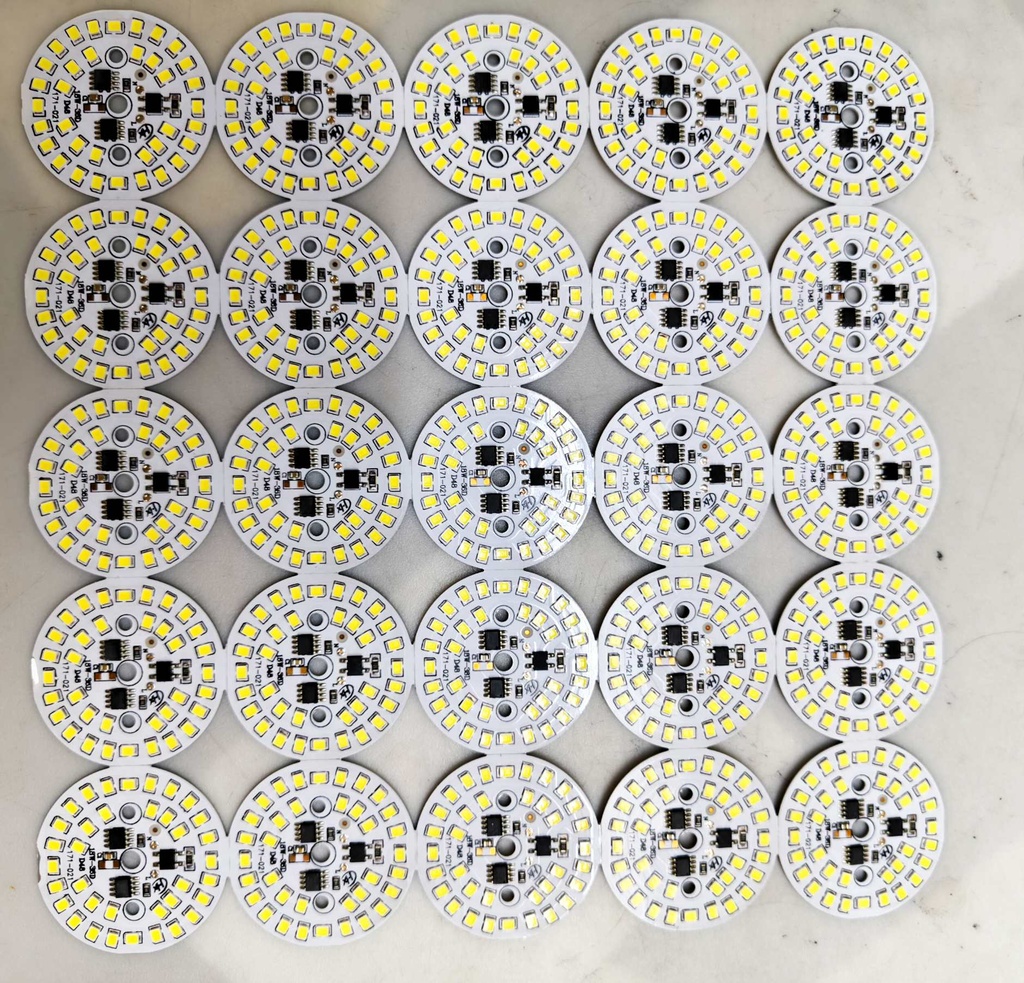 18 WATT DOB (Direct On Board) Warm White Color phinics LED Bulb one piece