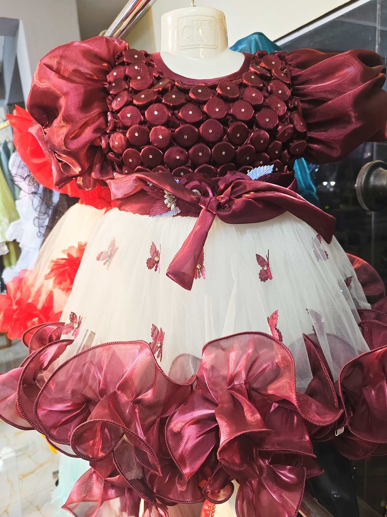 stunning little girl's party dress (size 38/42/44)