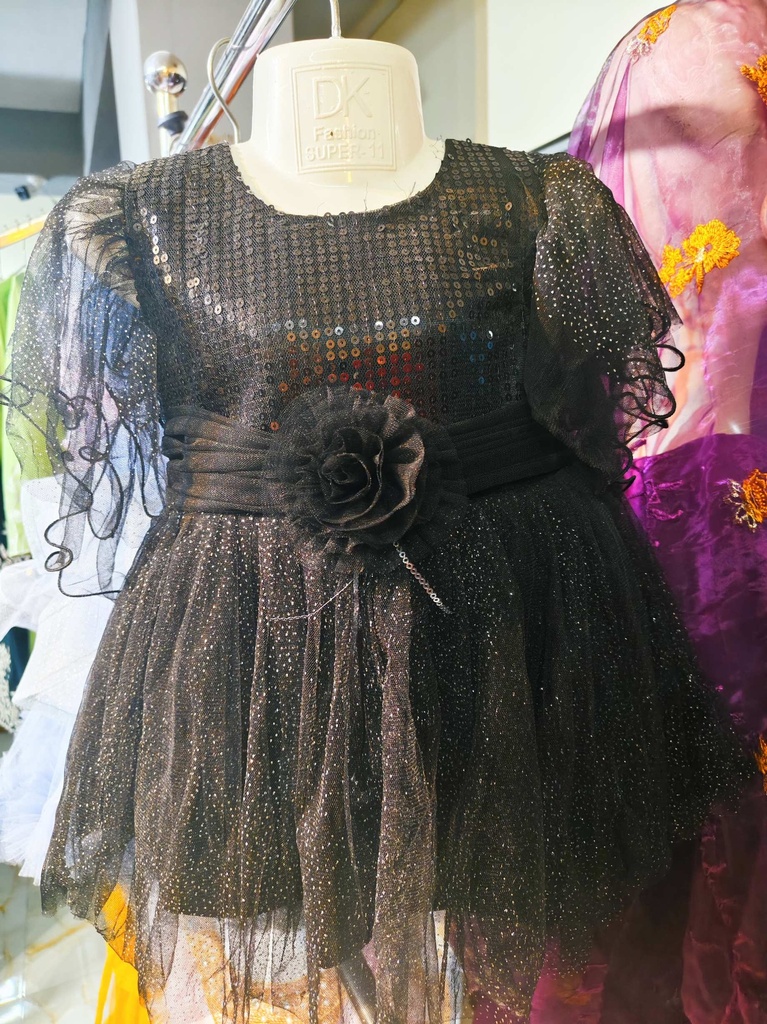 stunning little girl's party dress (size 38/42/44)