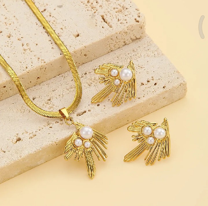 Luxury Stainless Steel Gold-Plated Pearl Jewelry Set - Non-Tarnish Necklace & Earrings Combo