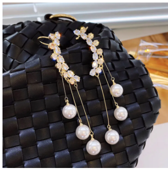New personality fashion design zircon earrings for women - Ear Ring